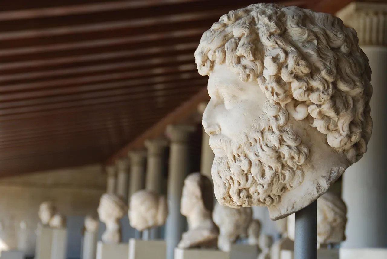 Escultura busto de Eurípides poeta griego