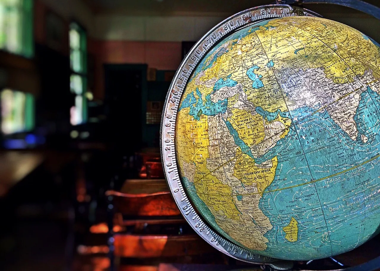 Atlas titán griego que sostiene el cielo
